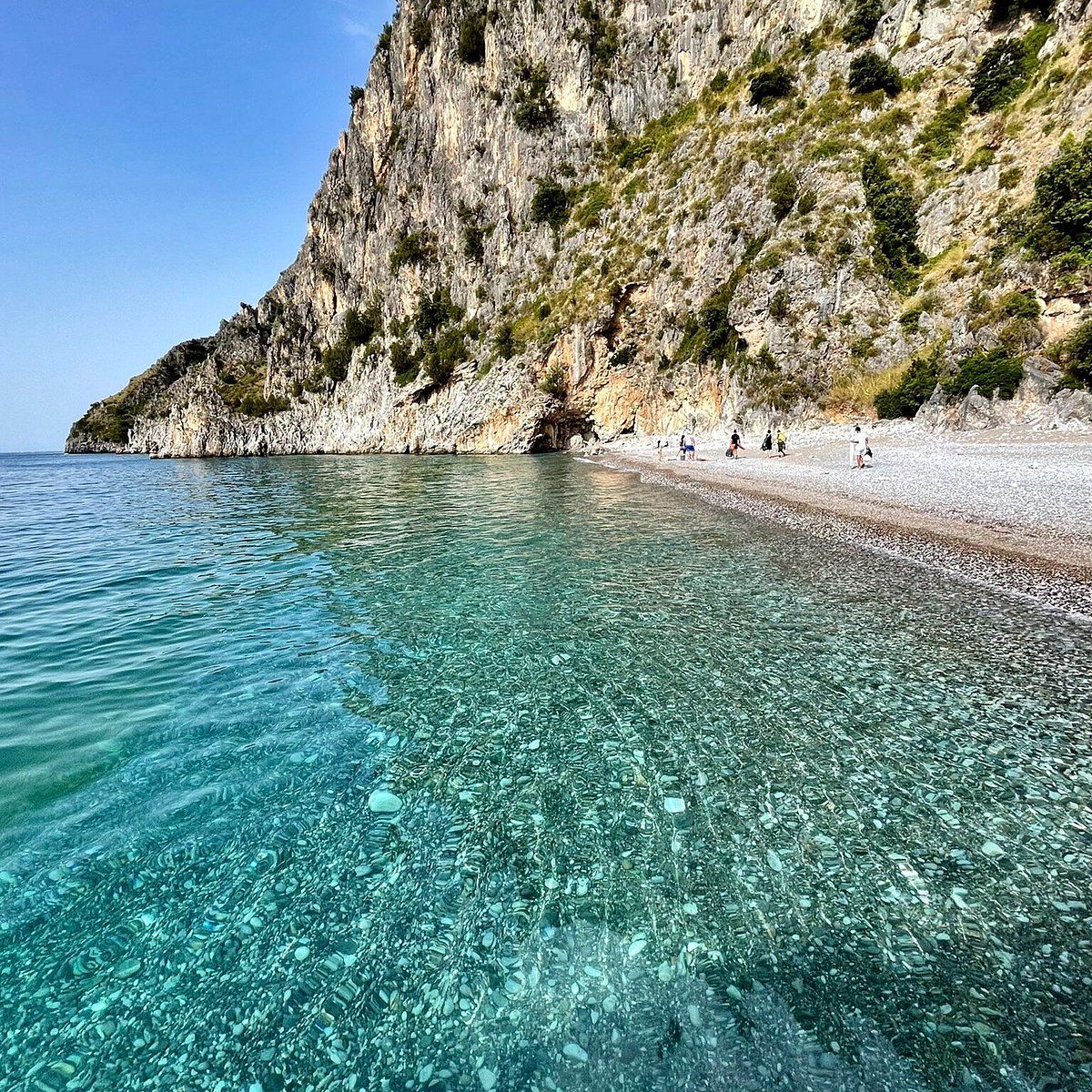 Falesie a strapiombo sulla Costa della Masseta