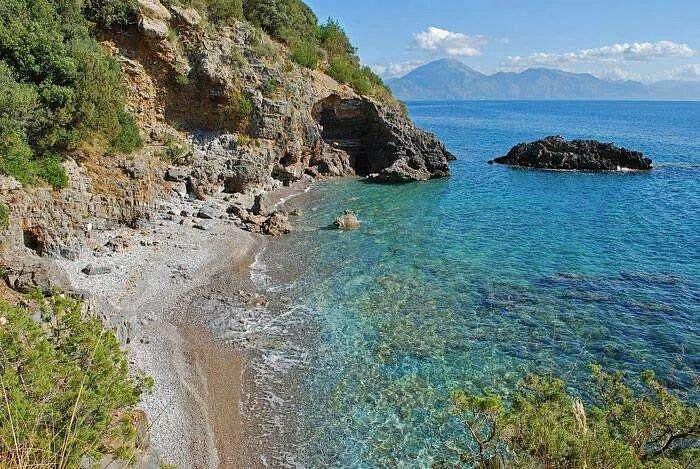 Spiaggia della Molara vista dall'alto del percorso